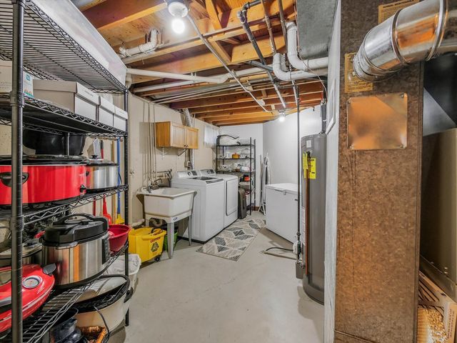 73 Devonshire Circle, Elgin, IL 60123