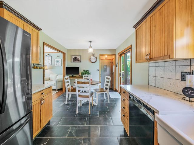 73 Devonshire Circle, Elgin, IL 60123