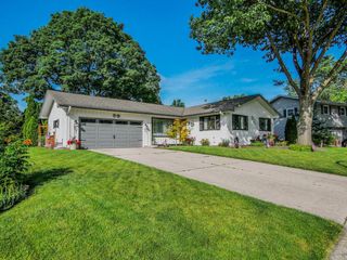 73 Devonshire Circle, Elgin, IL 60123
