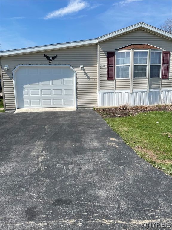 1377 Duchess Lane, Alden, NY 14004