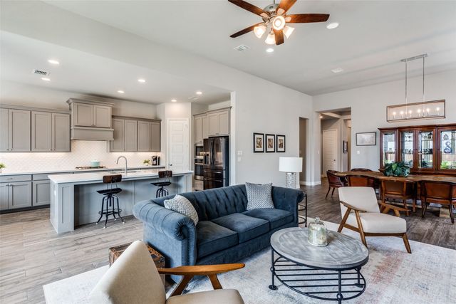 305 Oak Hollow Way, Little Elm, TX 75068