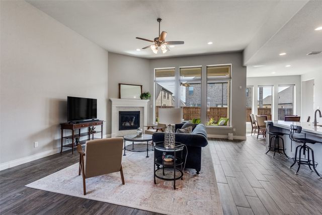 305 Oak Hollow Way, Little Elm, TX 75068