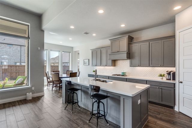 305 Oak Hollow Way, Little Elm, TX 75068