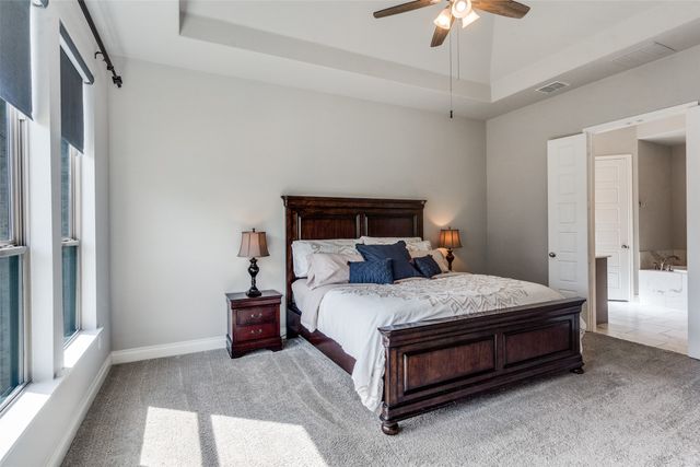 305 Oak Hollow Way, Little Elm, TX 75068