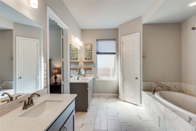 305 Oak Hollow Way, Little Elm, TX 75068