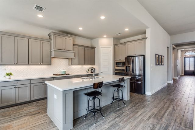 305 Oak Hollow Way, Little Elm, TX 75068