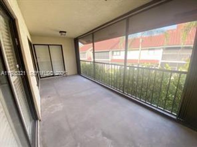 23 W Lexington Ln C, Palm Beach Gardens, FL 33418