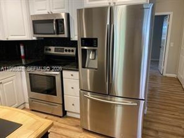 23 W Lexington Ln C, Palm Beach Gardens, FL 33418