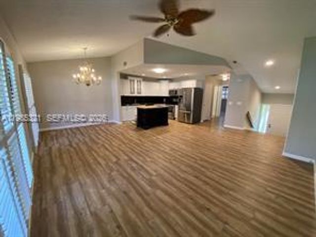 23 W Lexington Ln C, Palm Beach Gardens, FL 33418