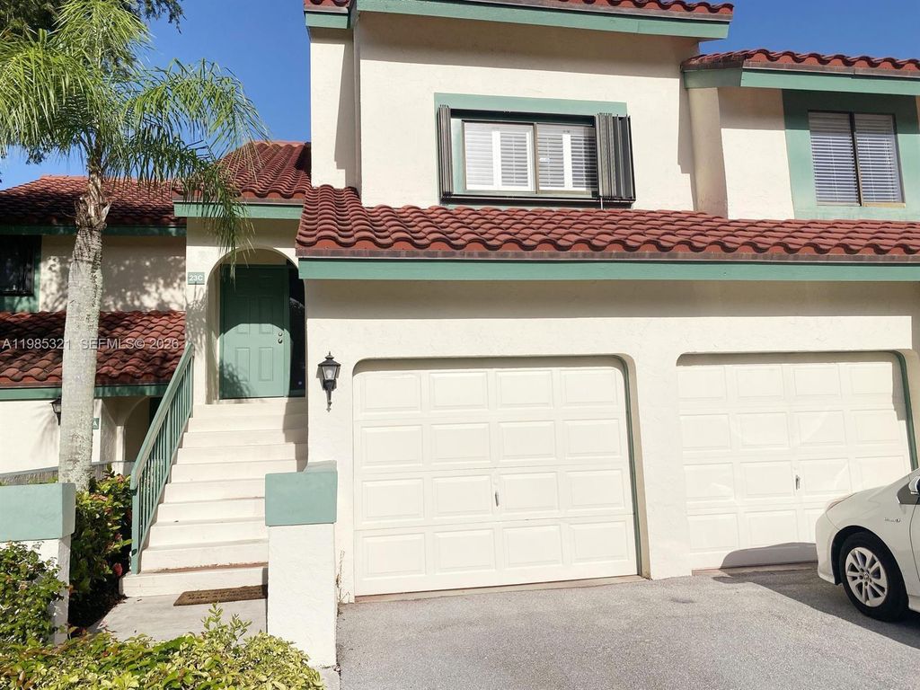 23 W Lexington Ln C, Palm Beach Gardens, FL 33418