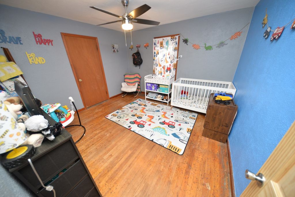 Image 19 of property listing at 1501 Viola Avenue, Mt Vernon, IL 62864
