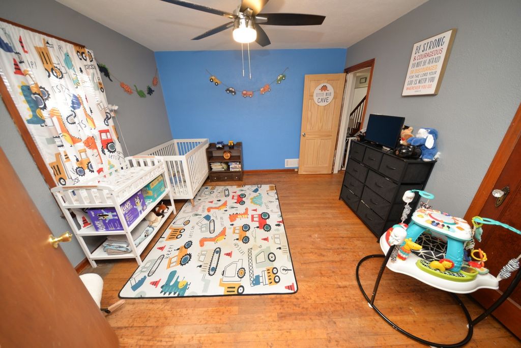 Image 21 of property listing at 1501 Viola Avenue, Mt Vernon, IL 62864