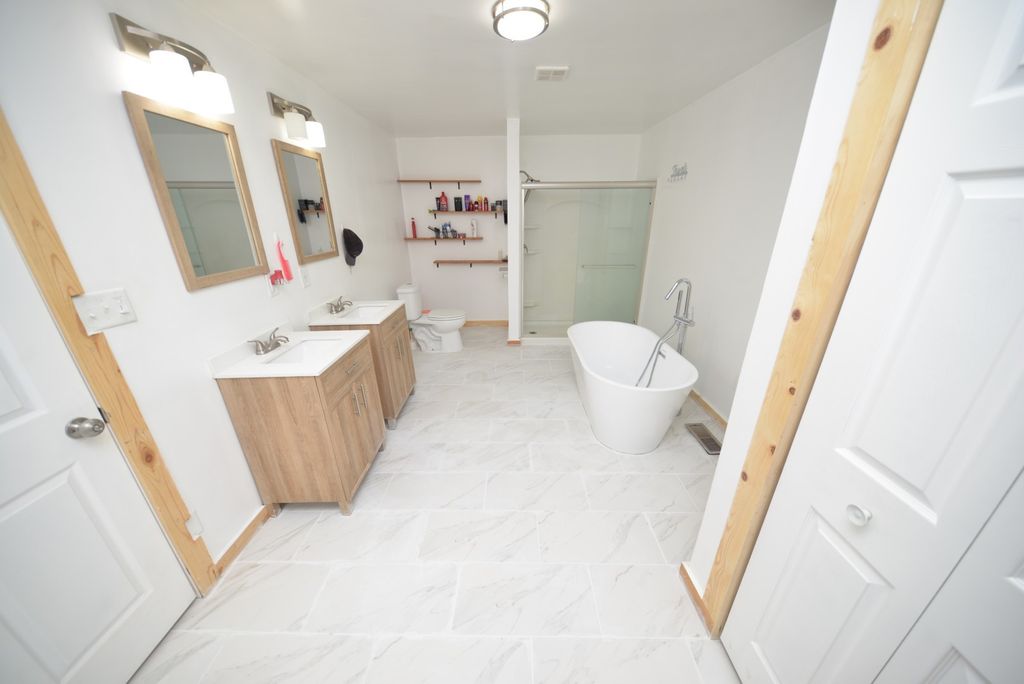 Image 22 of property listing at 1501 Viola Avenue, Mt Vernon, IL 62864