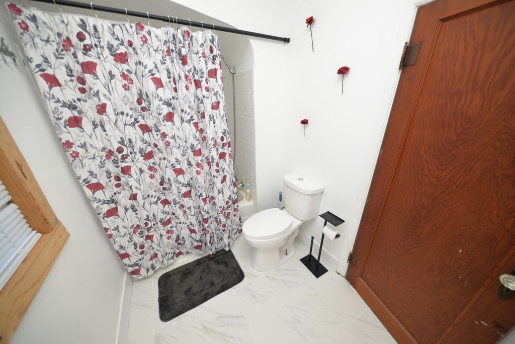 Image 35 of property listing at 1501 Viola Avenue, Mt Vernon, IL 62864