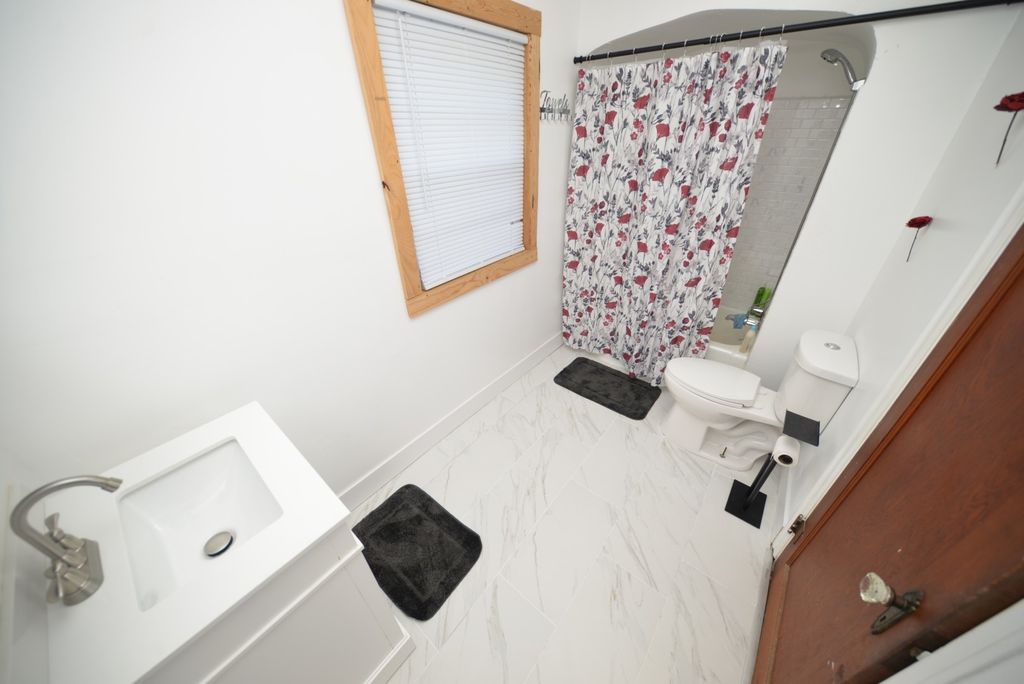 Image 37 of property listing at 1501 Viola Avenue, Mt Vernon, IL 62864