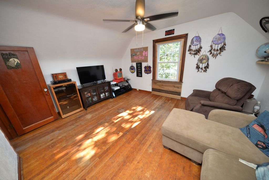 Image 40 of property listing at 1501 Viola Avenue, Mt Vernon, IL 62864