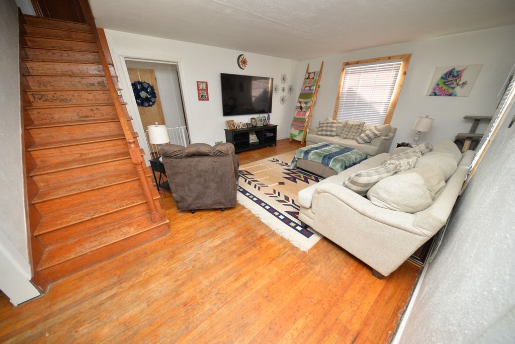 Image 7 of property listing at 1501 Viola Avenue, Mt Vernon, IL 62864