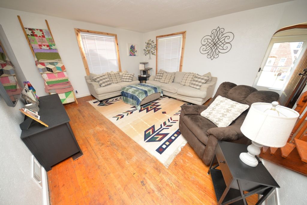 Image 9 of property listing at 1501 Viola Avenue, Mt Vernon, IL 62864