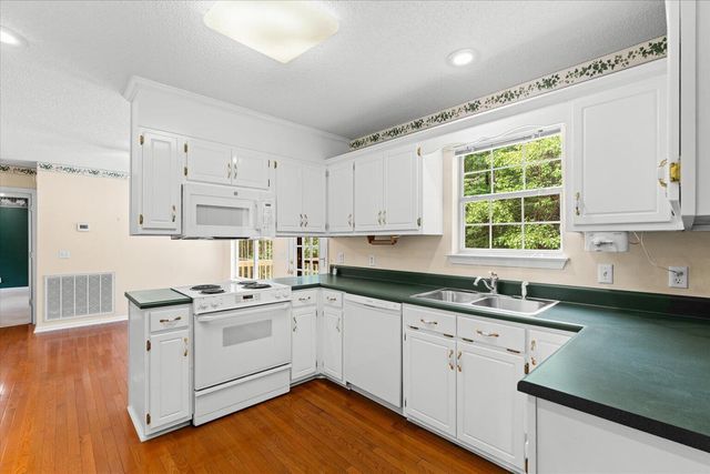 313 Viewmont Drive, Tunnel Hill, GA 30755