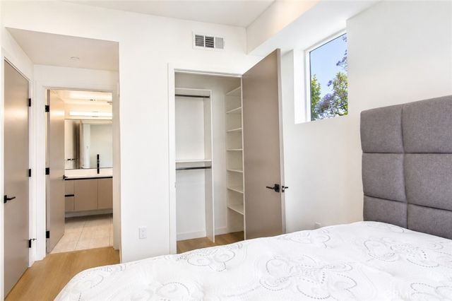 955 Fedora Street 411, Los Angeles, CA 90006