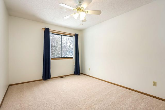 7630 13th Street N, Oakdale, MN 55128