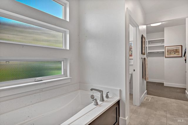 1525 S Boulder View Ln, Boise, ID 83712