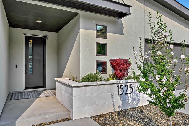 1525 S Boulder View Ln, Boise, ID 83712