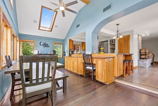 610 Main St, Boxford, MA 01921