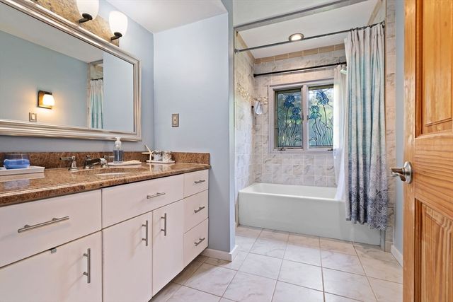 610 Main St, Boxford, MA 01921