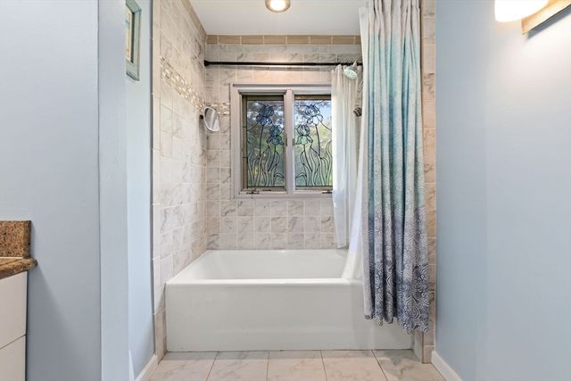 610 Main St, Boxford, MA 01921
