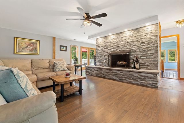 610 Main St, Boxford, MA 01921