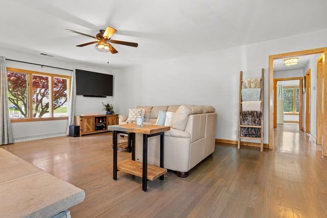 610 Main St, Boxford, MA 01921