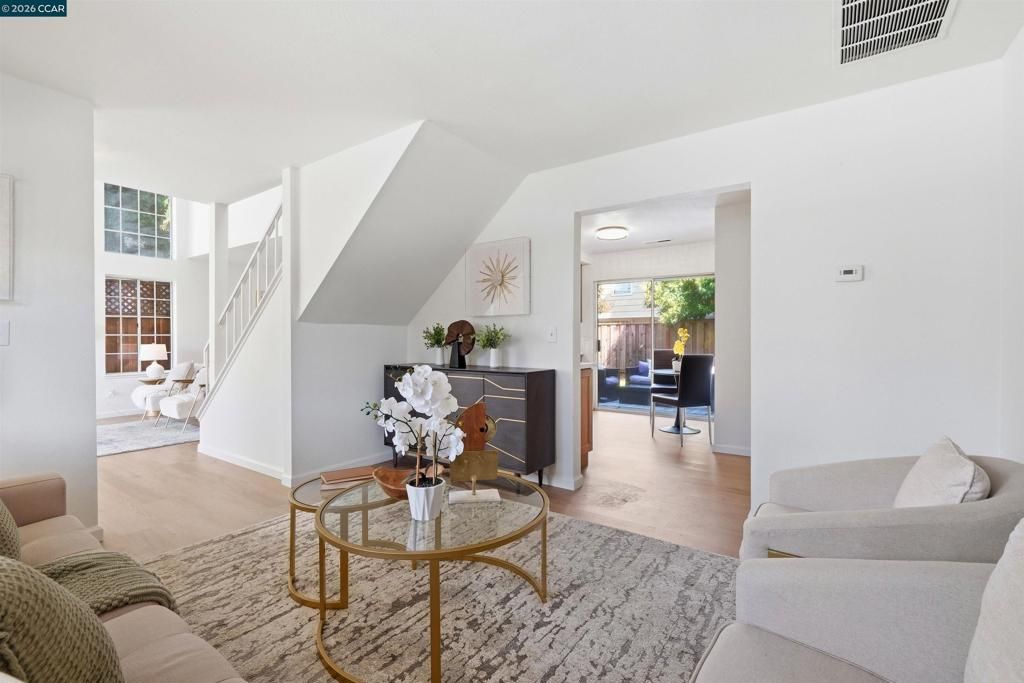 Image 11 of property listing at 366 Sunnyslope Dr, Fremont, CA 94536