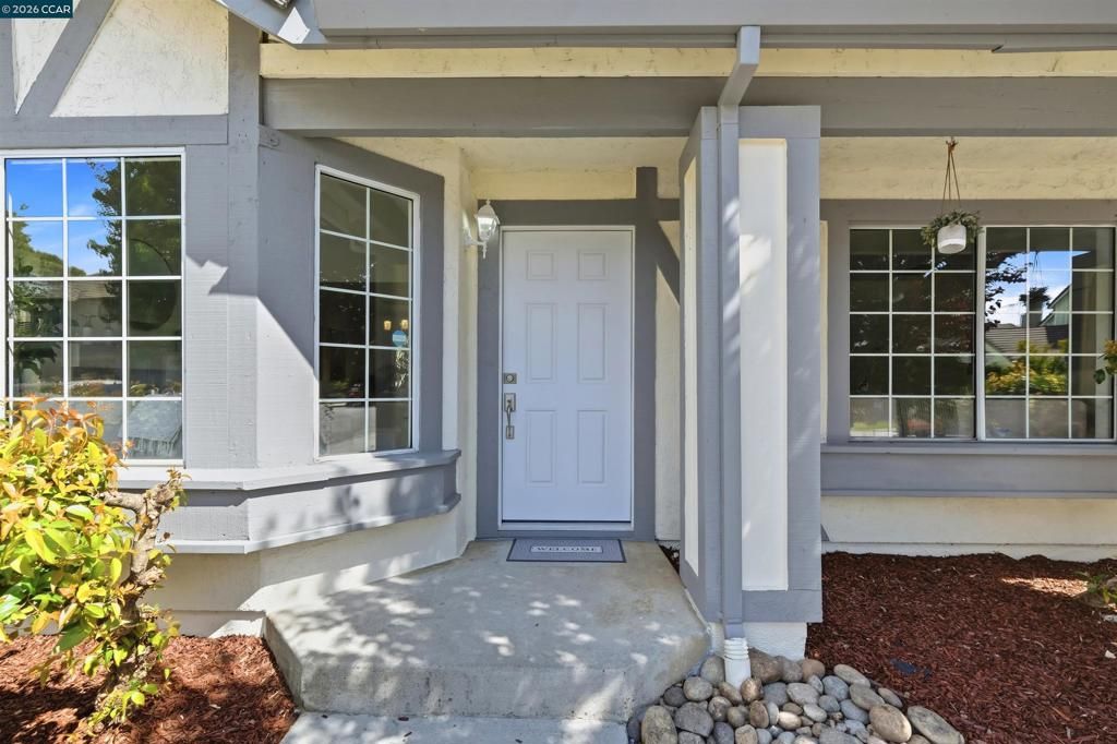 Image 4 of property listing at 366 Sunnyslope Dr, Fremont, CA 94536