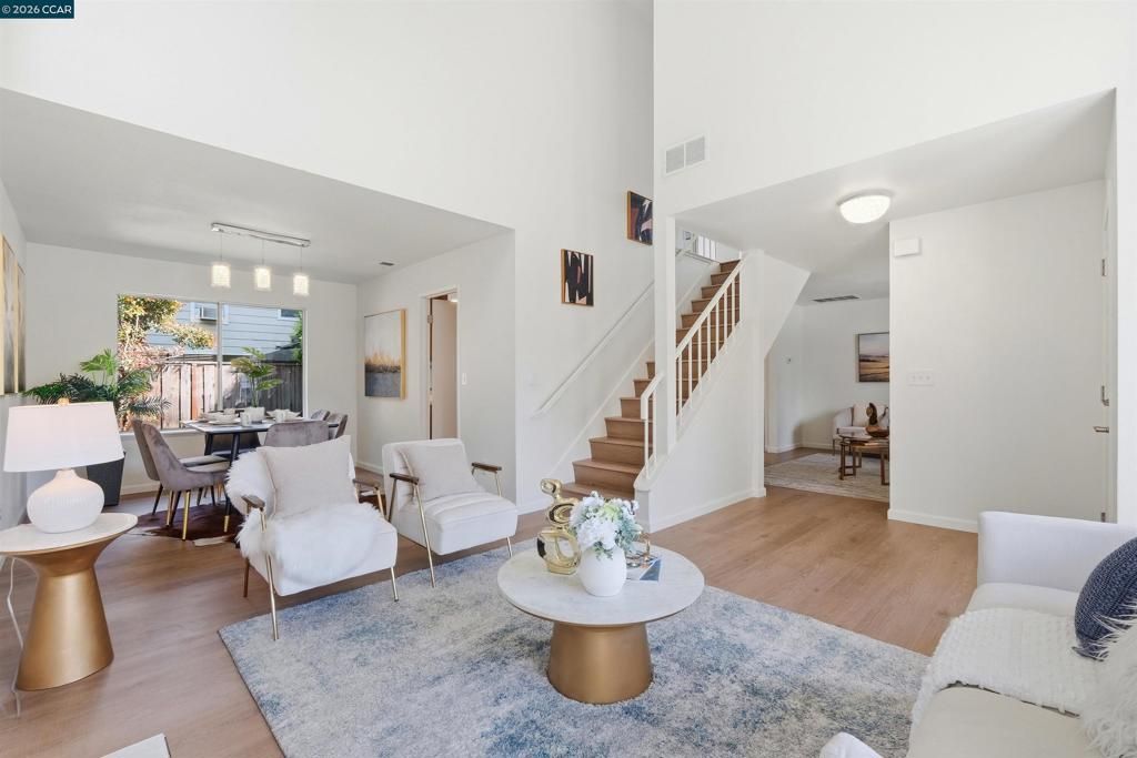 Image 8 of property listing at 366 Sunnyslope Dr, Fremont, CA 94536