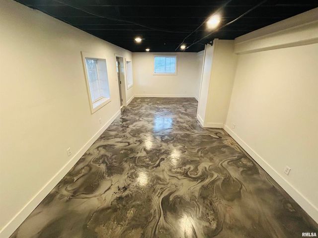 2401 PROSPECT Avenue, Clinton, IA 52732