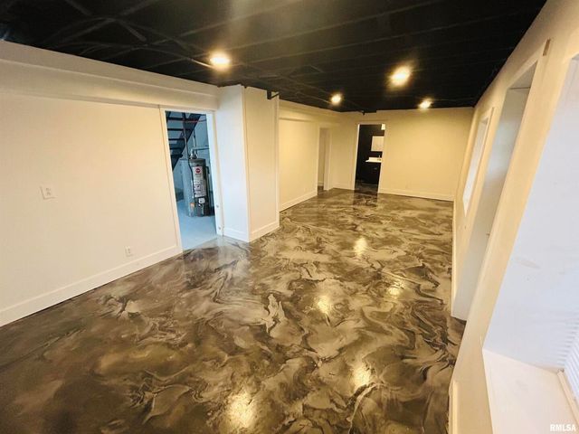 2401 PROSPECT Avenue, Clinton, IA 52732