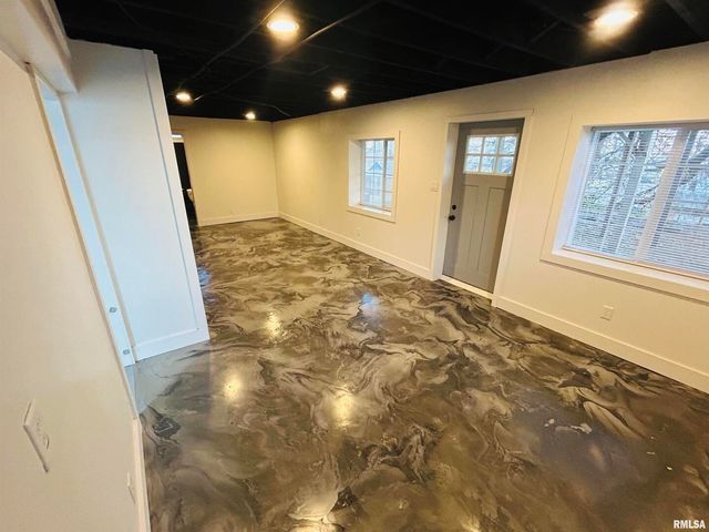 2401 PROSPECT Avenue, Clinton, IA 52732