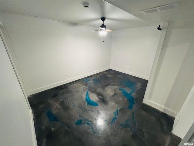 2401 PROSPECT Avenue, Clinton, IA 52732