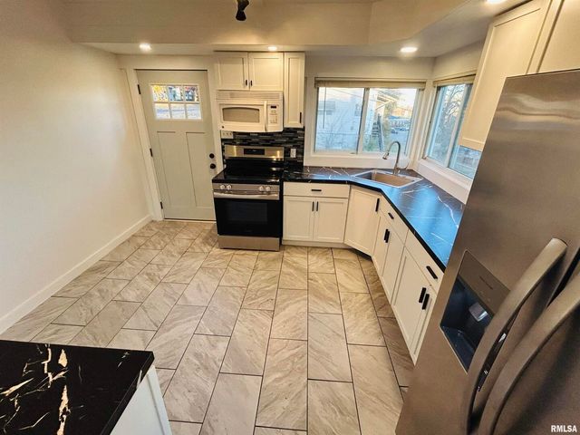 2401 PROSPECT Avenue, Clinton, IA 52732