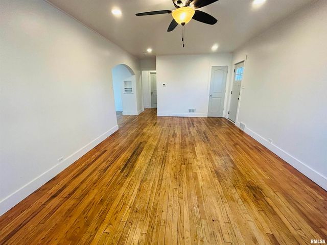 2401 PROSPECT Avenue, Clinton, IA 52732