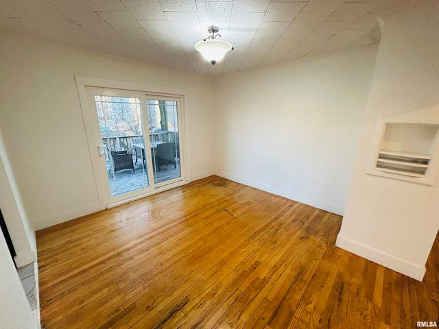 2401 PROSPECT Avenue, Clinton, IA 52732