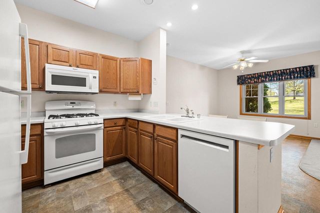 N55W17164 Ravenwood DRIVE, Menomonee Falls, WI 53051