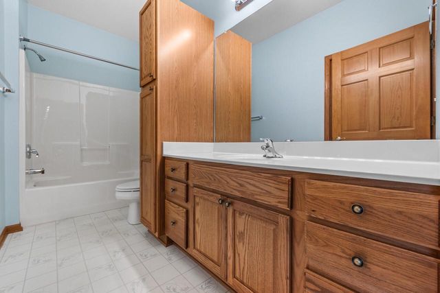 N55W17164 Ravenwood DRIVE, Menomonee Falls, WI 53051