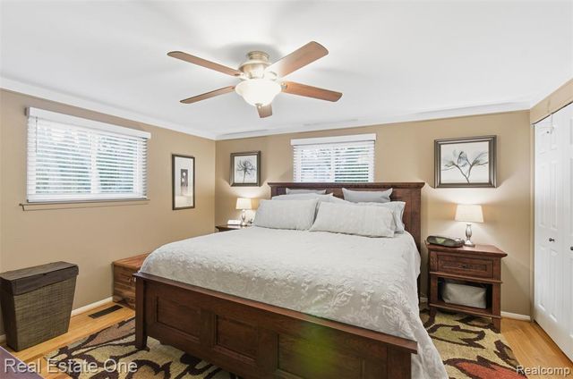 2327 Hillcrescent Drive, Troy, MI 48085