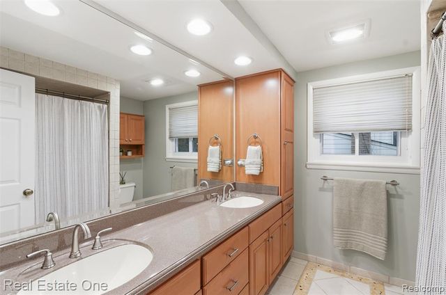 2327 Hillcrescent Drive, Troy, MI 48085