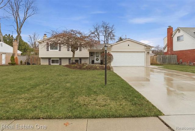 2327 Hillcrescent Drive, Troy, MI 48085