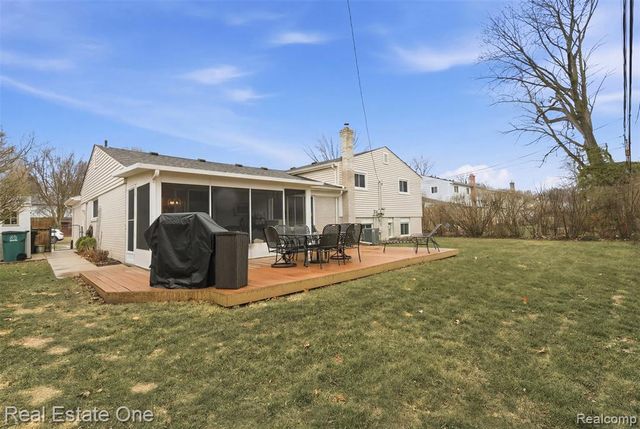 2327 Hillcrescent Drive, Troy, MI 48085