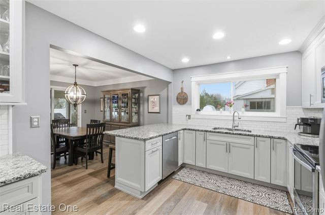 2327 Hillcrescent Drive, Troy, MI 48085