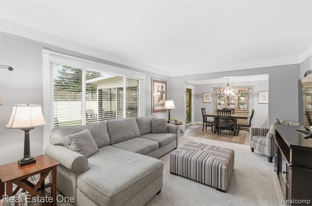 2327 Hillcrescent Drive, Troy, MI 48085